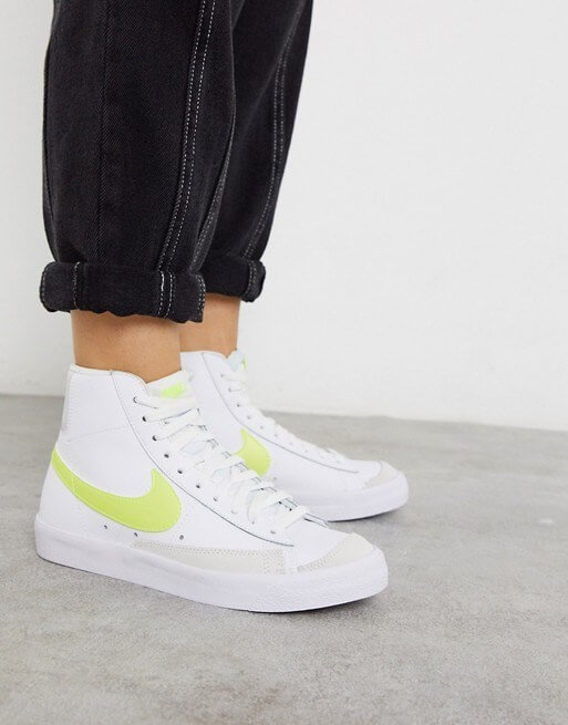 nike sneakers to wear with jeans