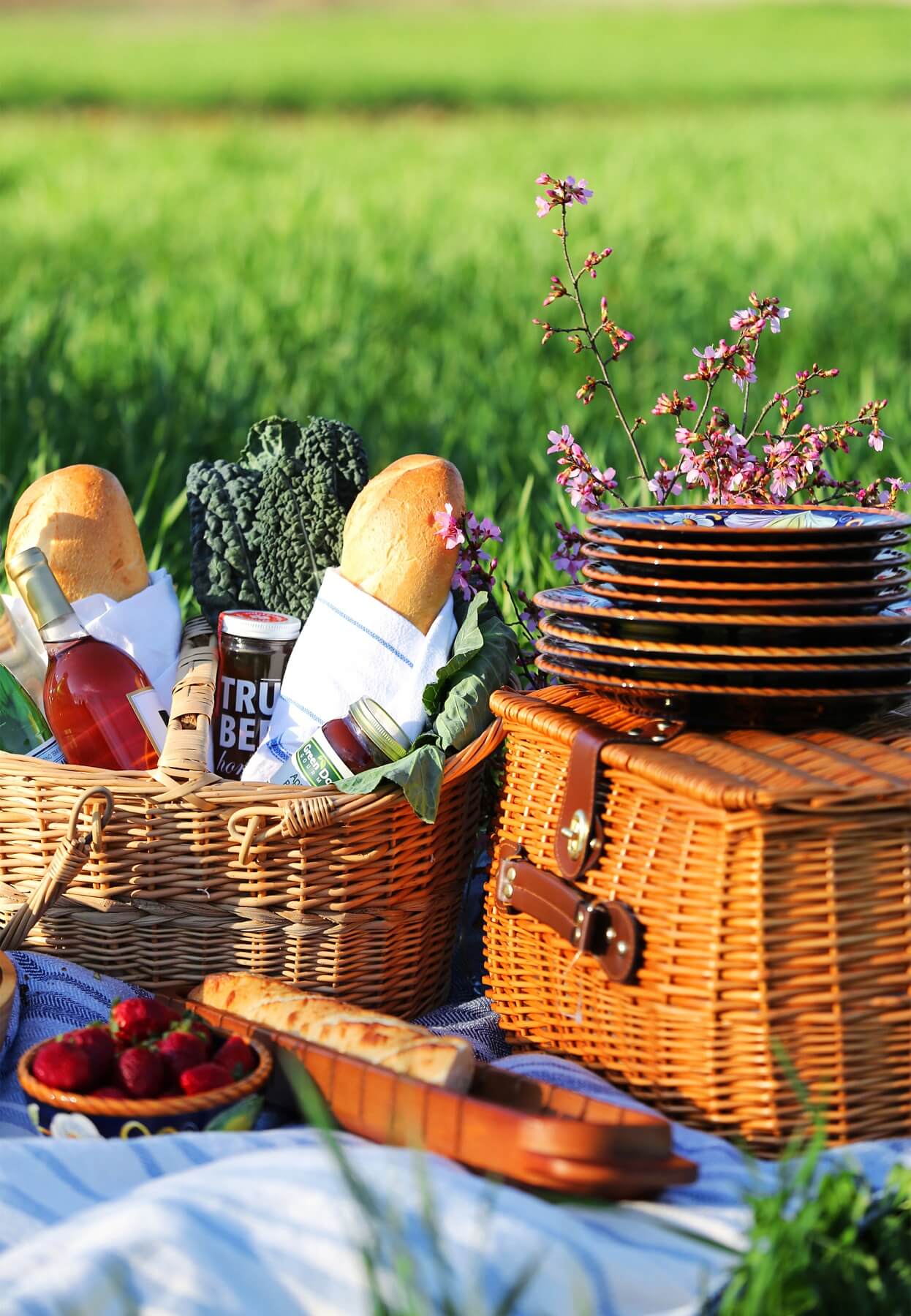 Celebrate Spring By Packing The Perfect Picnic