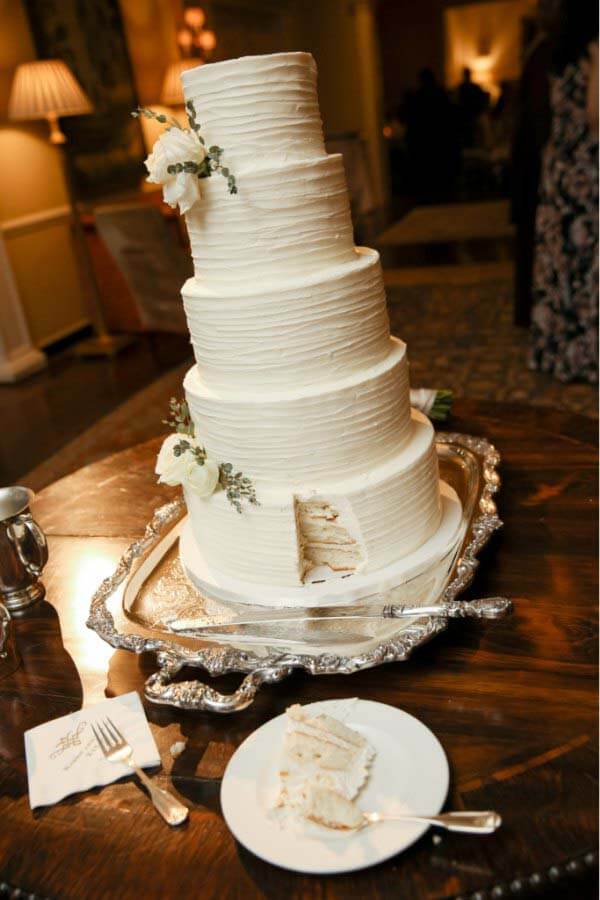 Gâteau de mariage à 5 niveaux par Nashville Sweets