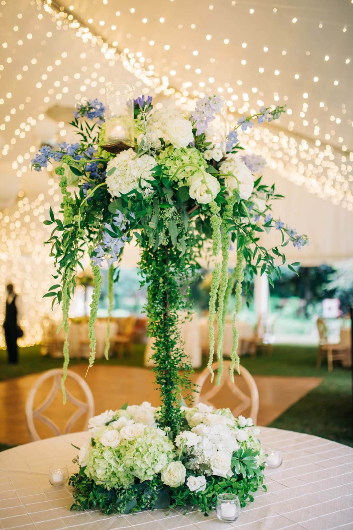 Grand arrangement floral au mariage de Greaney 